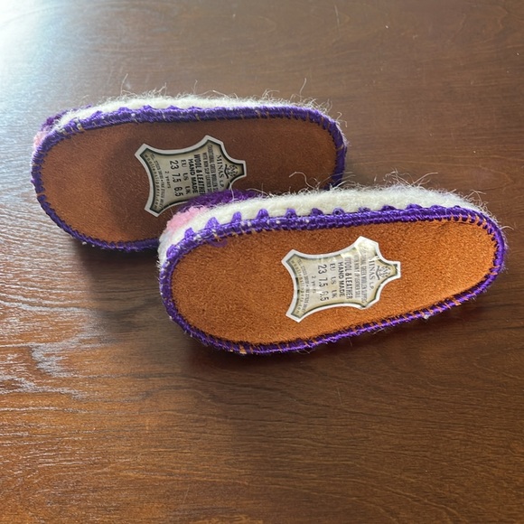 Traditional Greek woolen slippers with non-slip leather sole - Picture 5 of 6